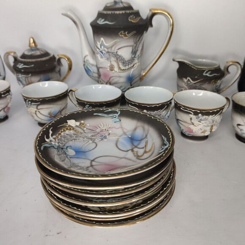 A teaset of Japanese Moriage‎ dragon ware.